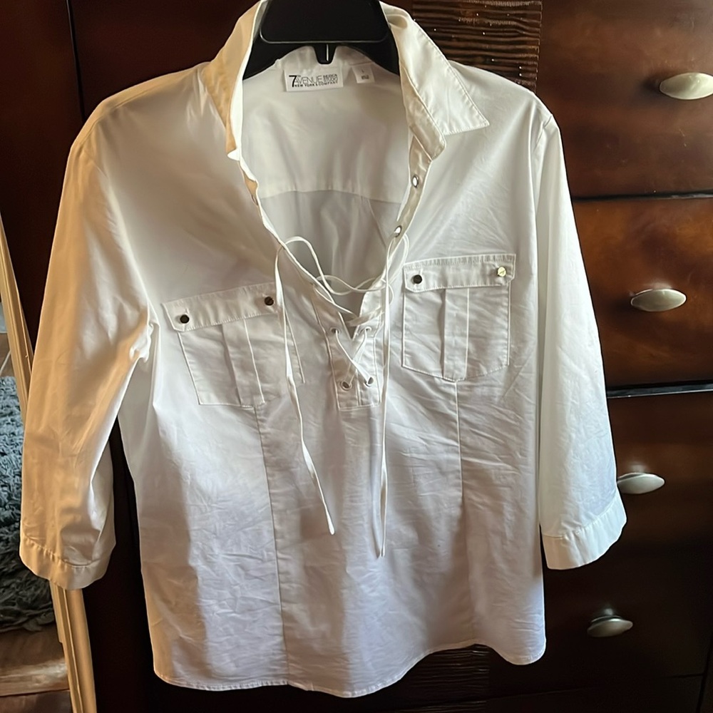 Women’s white blouse 7th Avenue size L.
